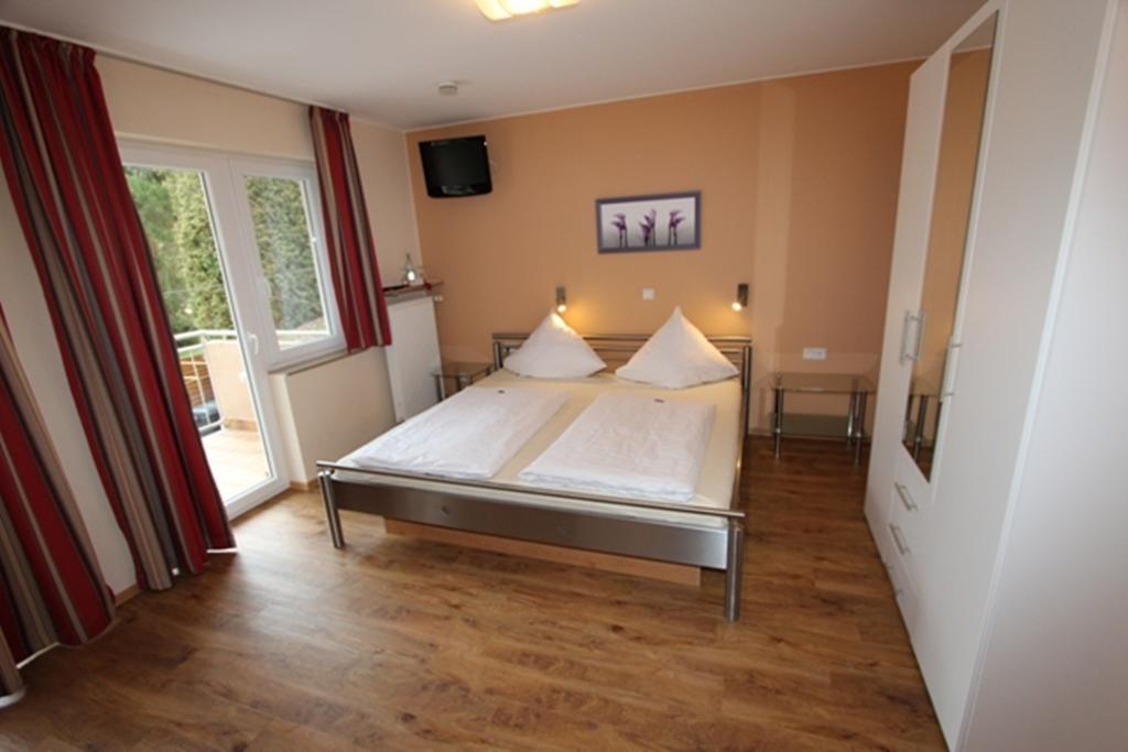 Hotel Landgasthof Zur Alten Scheune Τσβαϊμπρίκεν Δωμάτιο φωτογραφία