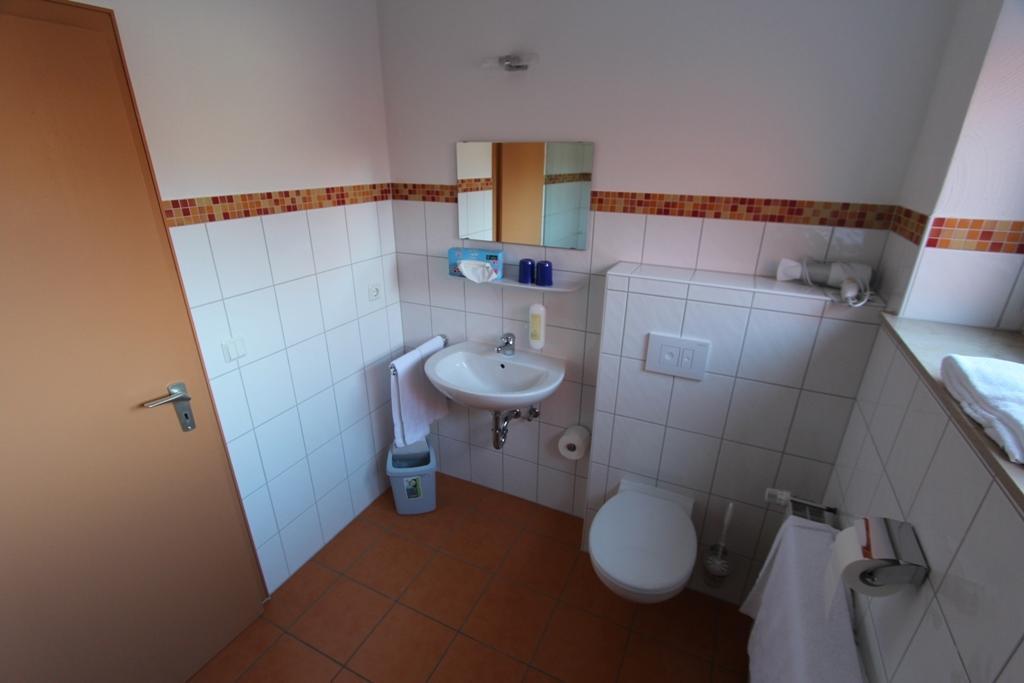 Hotel Landgasthof Zur Alten Scheune Τσβαϊμπρίκεν Δωμάτιο φωτογραφία